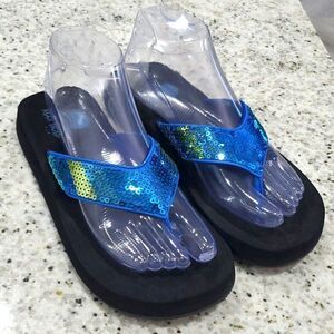 MAUI ISLAND Blue sequin flip flops! SIZE 7